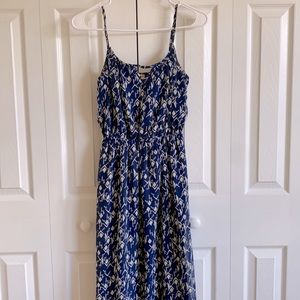 Long maxi patterned spaghetti strapped dress
